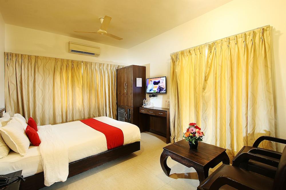 Calangute Grande Hotel Bagian luar foto