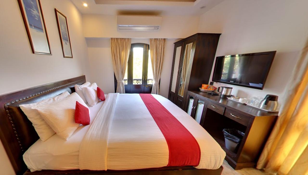 Calangute Grande Hotel Bagian luar foto