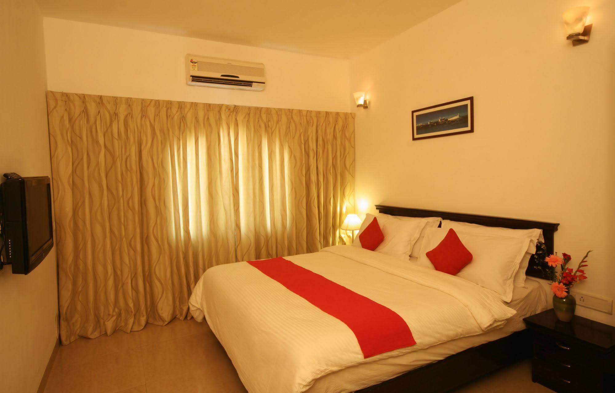 Calangute Grande Hotel Bagian luar foto