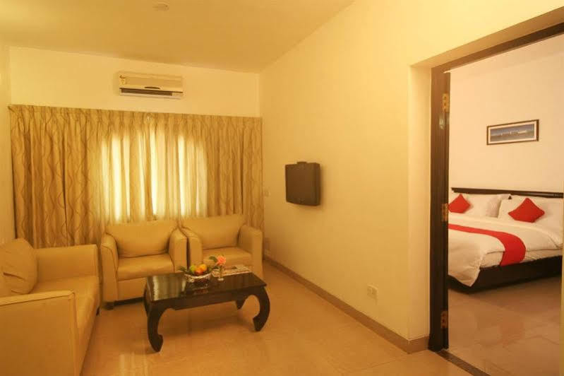 Calangute Grande Hotel Bagian luar foto