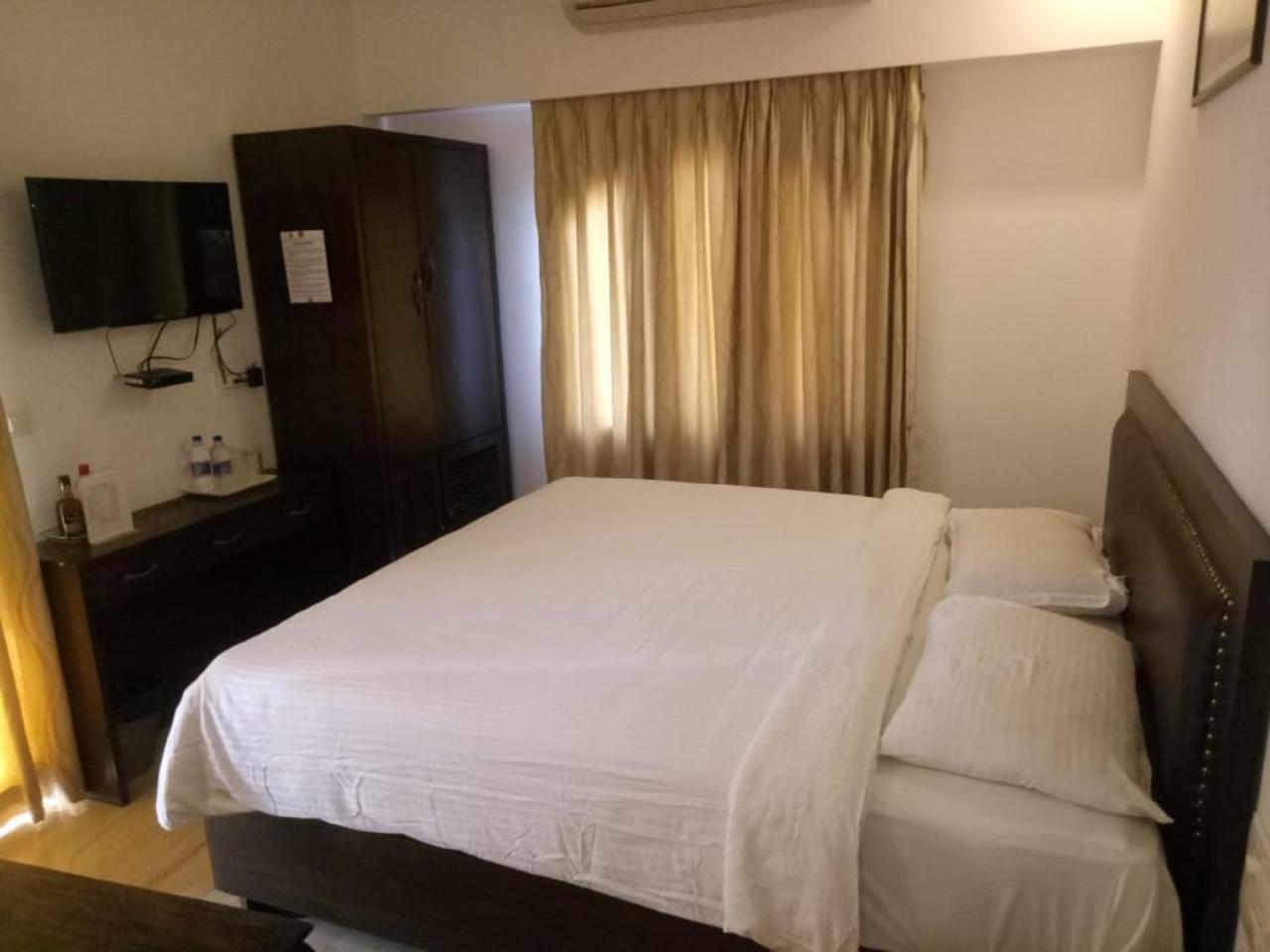 Calangute Grande Hotel Bagian luar foto